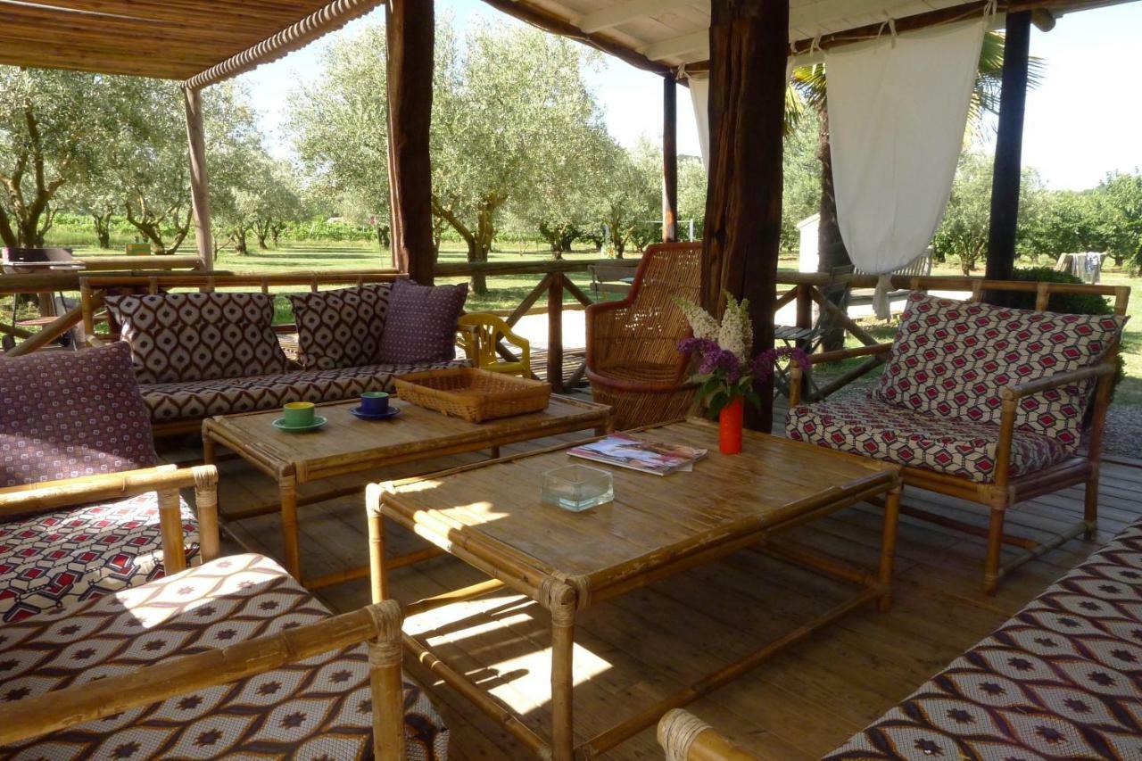 Les Piegonnaises - 2 Roulottes Villa ภายนอก รูปภาพ